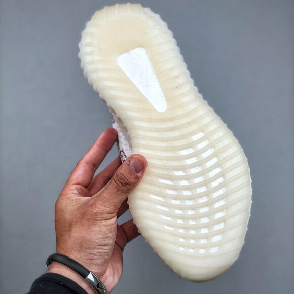 Yeezy slides US 10 Slippers - Picture 8 of 9